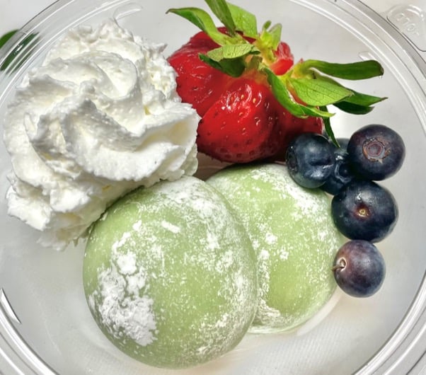 Mochi Ice Cream w/strawberry