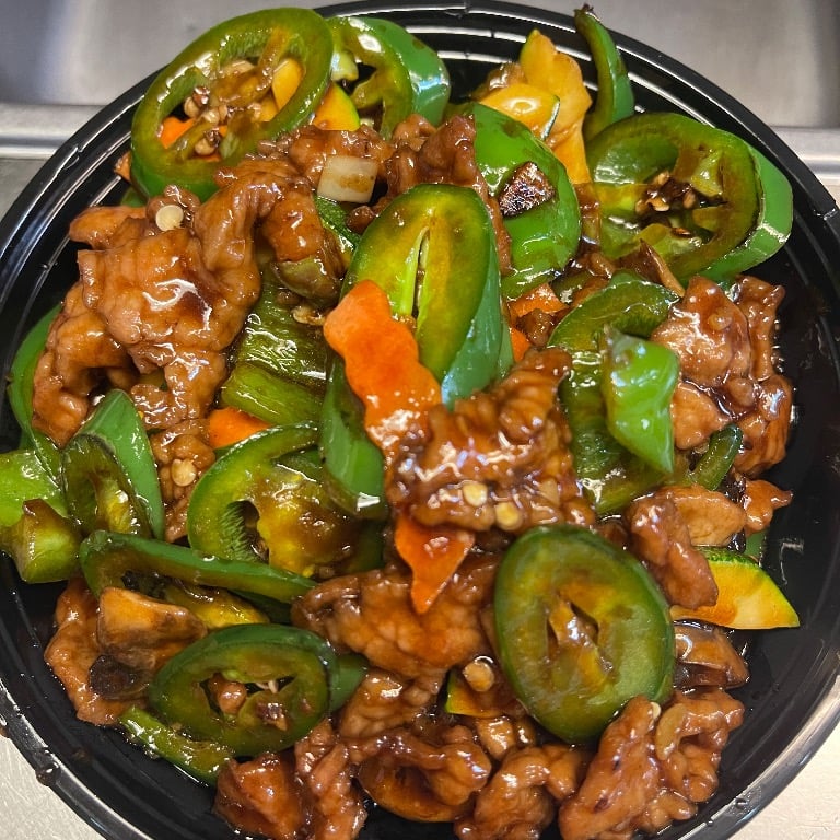 B08. Beef with Fresh Hot Pepper