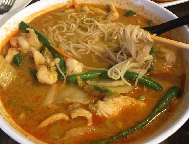39 Curry Rice Noodle Soup