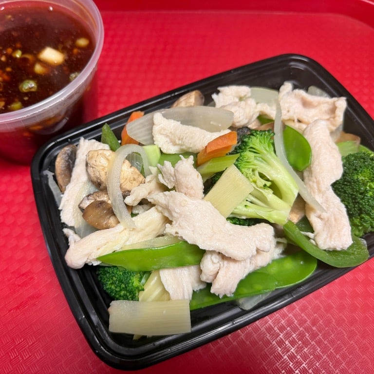 89. Steamed Chicken w. Mixed Veg. 水煮什菜鸡