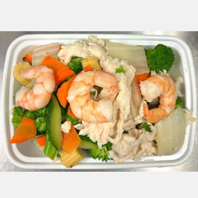 D 4. Steamed Shrimp & Chicken w. Mixed Vegs.