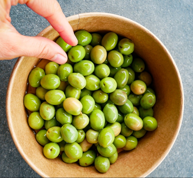 Bol d'olives à partager