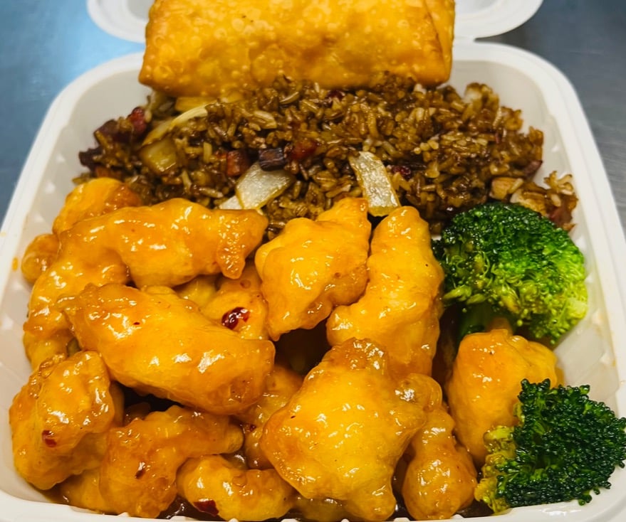 D6. Egg Roll, General Tso's Chicken