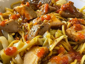 Spicy Garlic Pork Yakisoba