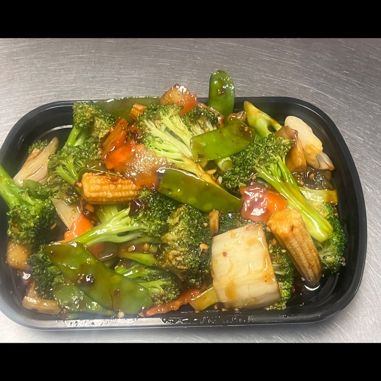 38. Broccoli w. Garlic Sauce