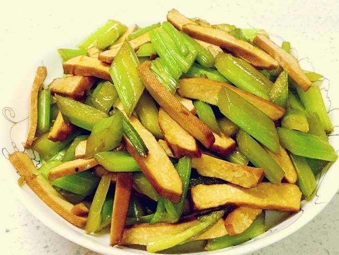 Celery w. Dried Tofu  香干西芹