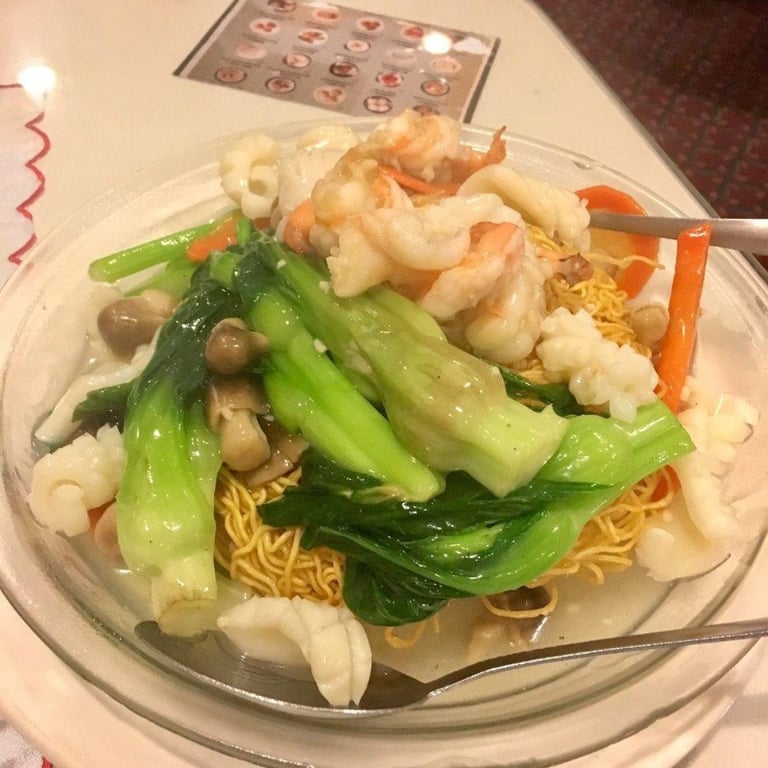 SP. Hong Kong Style Seafood Chow Mein