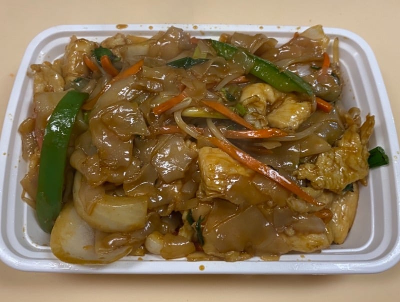 鸡河粉 Chicken Chow Fun