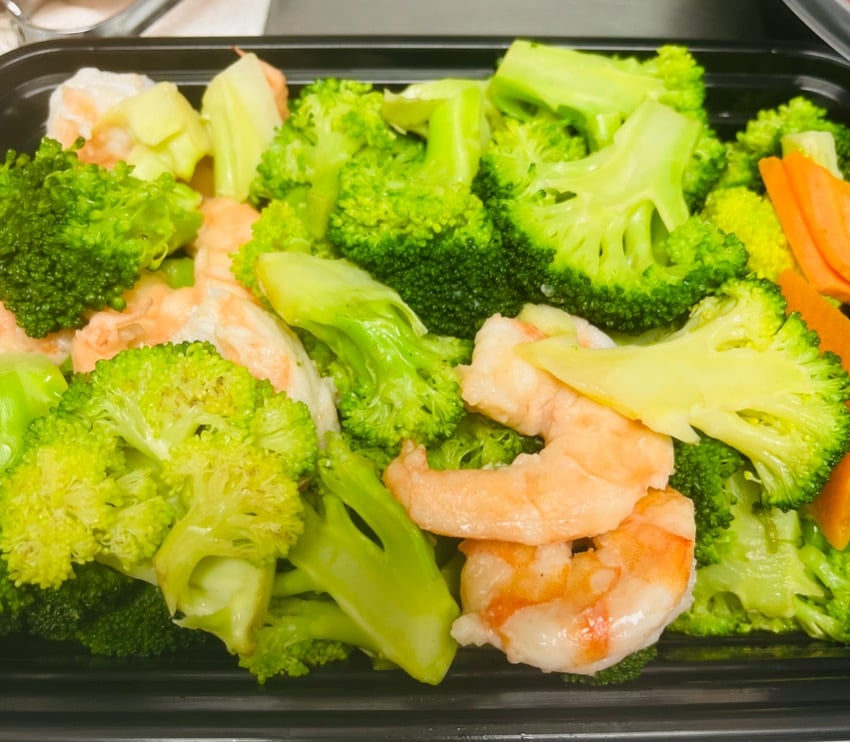 水煮芥兰虾 Steamed Shrimp w. Broccoli
