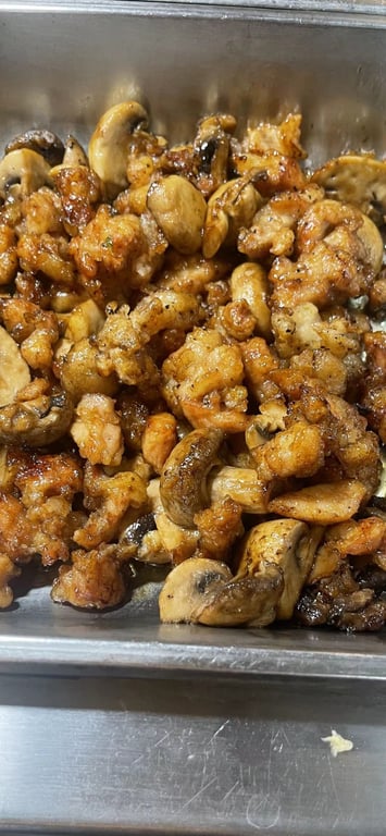 315.蘑菇鸡丁<br> Diced Chicken with Mushrooms