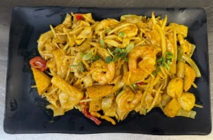 C14.咖喱海鲜炒河 Seafood Curry Chow Foon