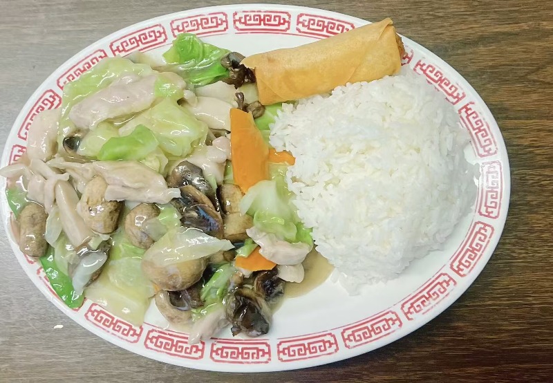 L17. Moo Goo Gai Pan