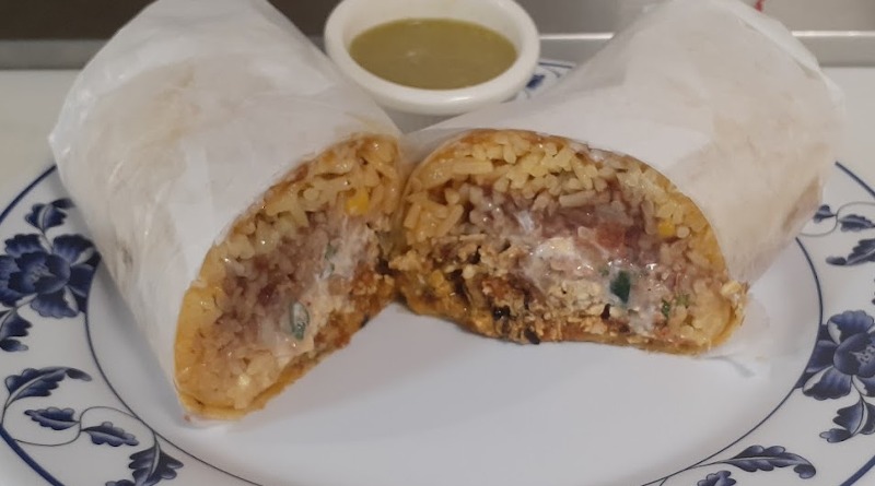 BURRITO CON HUEVOS Y CHORIZO