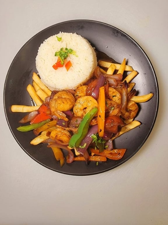 Camaron Saltado (Peruvian shrimp stir-fry)