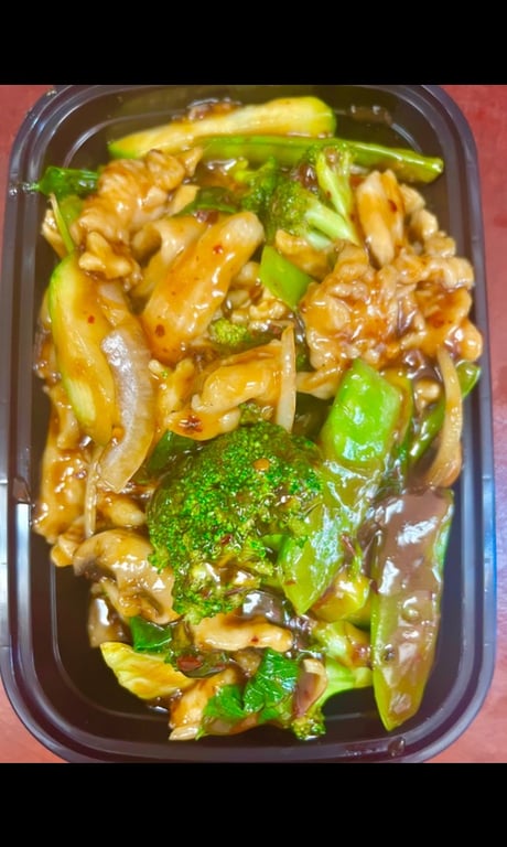 L16. Thai Basil Chicken