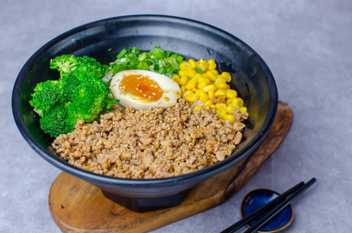 42. 卤肉盖饭 Pork Saboro Don