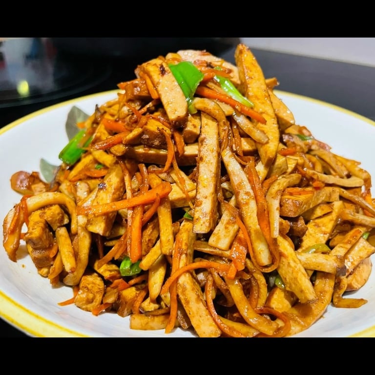 I12. 香干肉丝 Shredded Pork with Dry Bean Curd