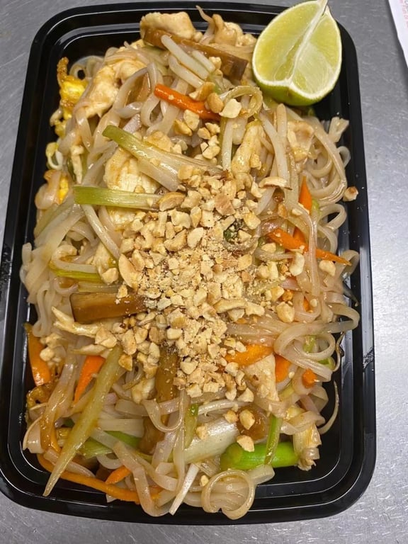 S19. Pad Thai Noodles