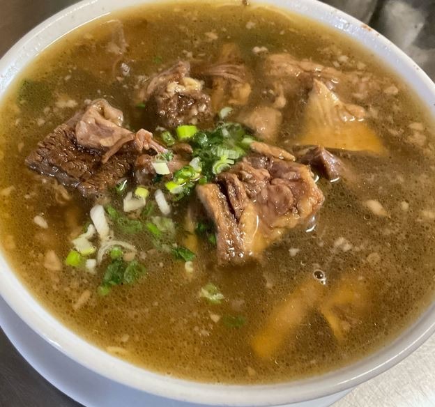S25. Beef Stew Rice Noodle Soup 红烧牛肉米粉汤