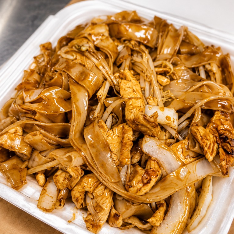 107. Chicken Chow Fun 鸡炒粉