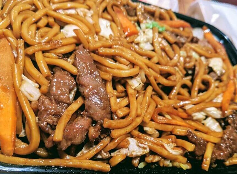 牛捞面 40. Beef Lo Mein