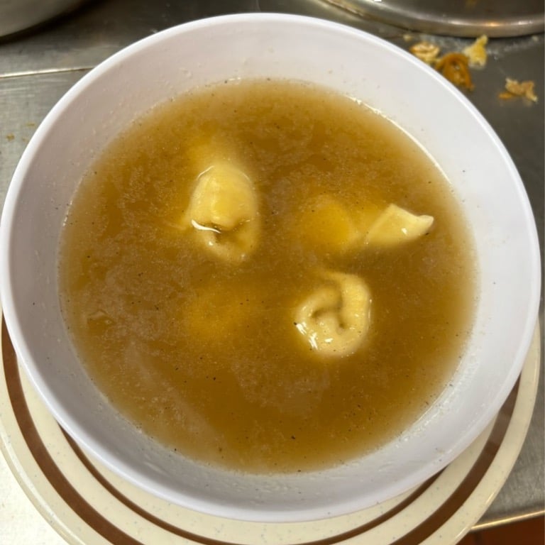 6. 云吞汤 Wonton Soup