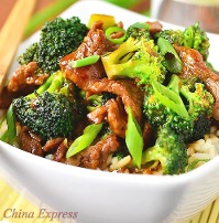 L26 Beef w. Broccoli Lunch芥兰牛