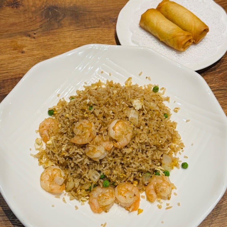 Shrimp Fried Rice+2 FREE Spring Rolls虾炒饭+2上海卷