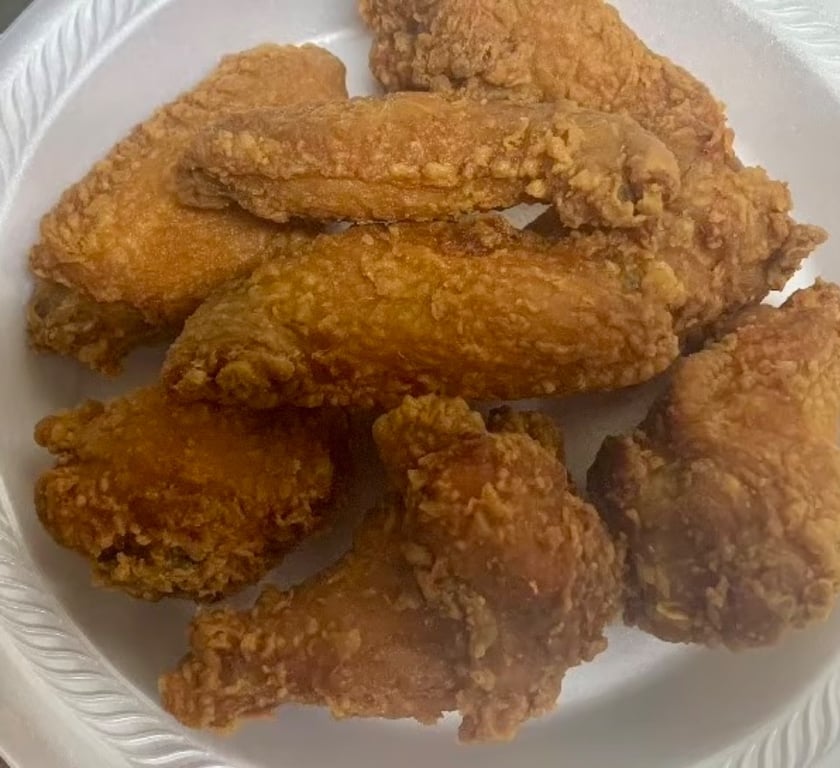 炸鸡翅 <br> Fried Chicken Wings (8)
