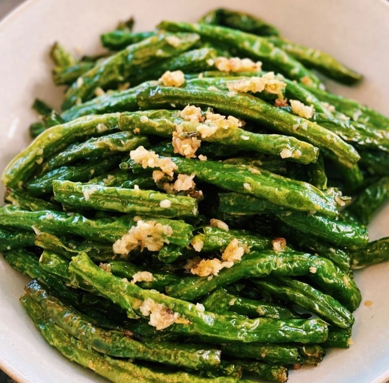 V2.  Stir Fried Green Beans 炒青豆