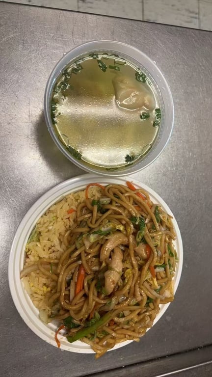 L2. Chicken Lo Mein