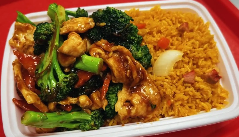 C12. Chicken w. Broccoli