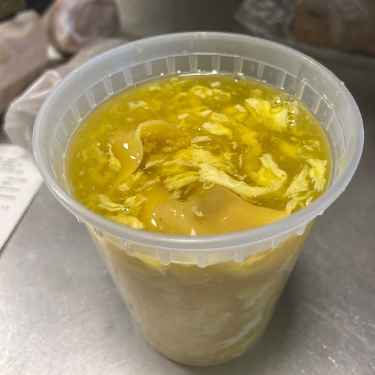 云吞蛋花汤<br>21. Wonton Egg Drop Soup