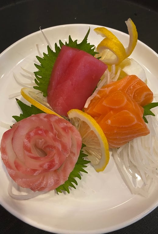 13. Sashimi Appetizer (8 pcs)