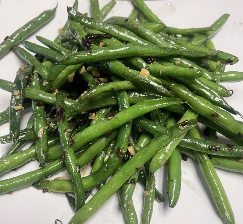 H21. Stir Fried Green Beans (干煸四季豆)