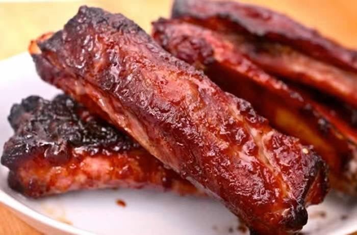 11. B-B-Q Spare Ribs (w. Bone)