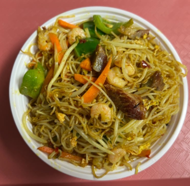 210. Singapore Noodle with Pork & Shrimp