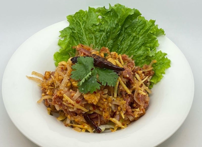 S6. Spicy Crispy Rice & Thai Garlic Pork Sausage (Yum Naem Khao Tod)