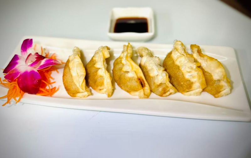 D4. Crispy Chicken Dumplings (6 pcs)