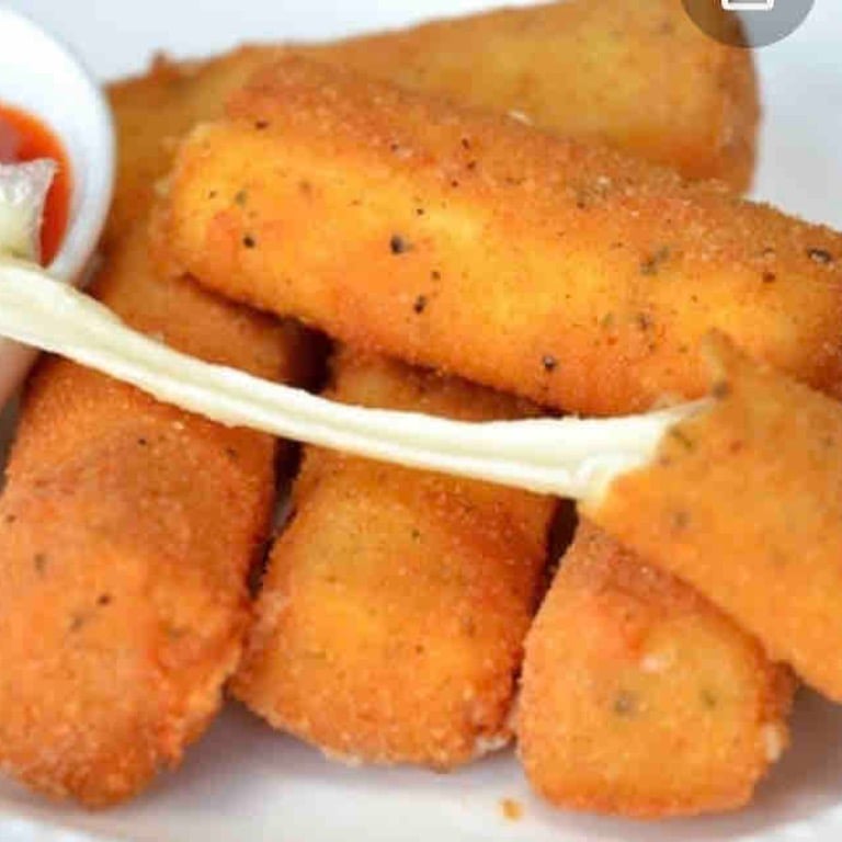 Fried Cheese Sticks (6)