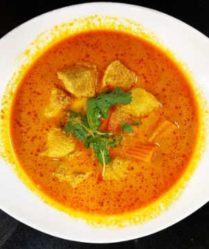 E17. Yellow Curry Chicken