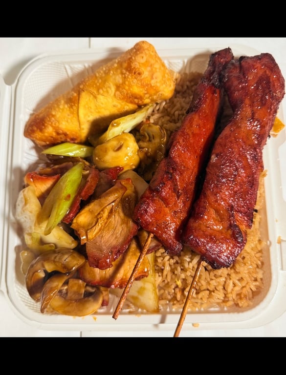 白菜肉，春卷，鸡串 D18. Pork Chinese Vegetables, Egg Roll, Chicken Teriyaki