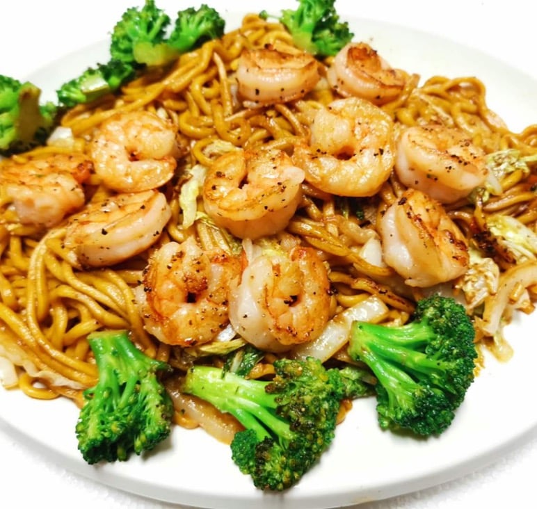 110. Hibachi Shrimp Noodle (12 Pcs)