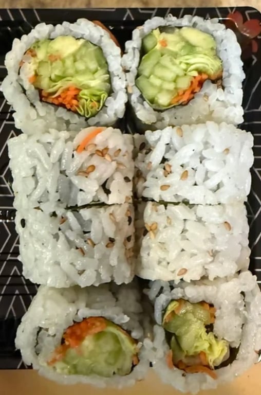 B3. Vegetable Roll (6 pcs)