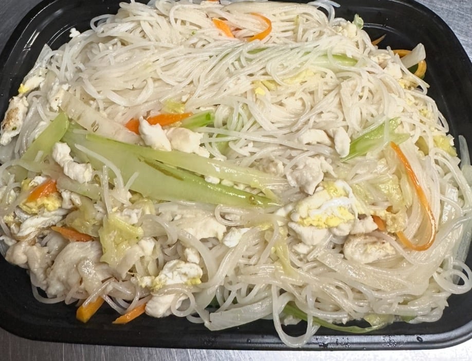 33. Chow Mei Fun w. Chicken