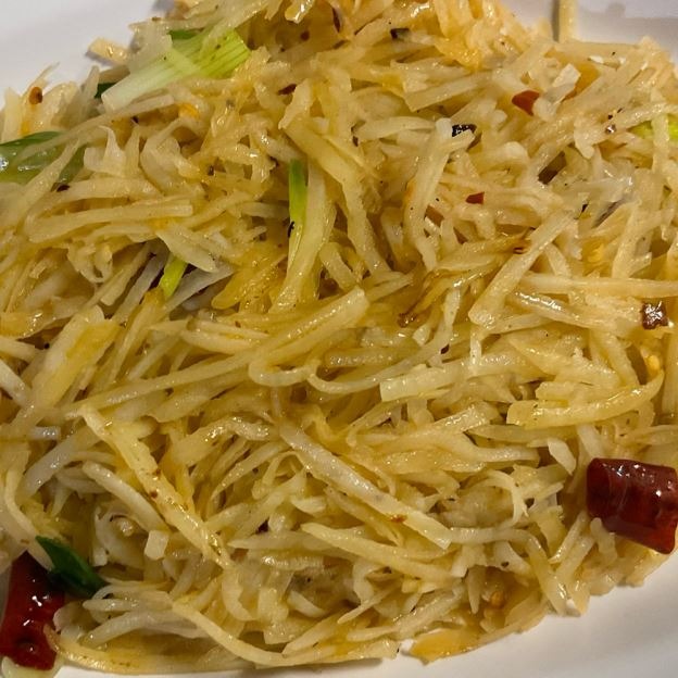 VG19. Hot & Sour Shredded Potato 酸辣土豆丝