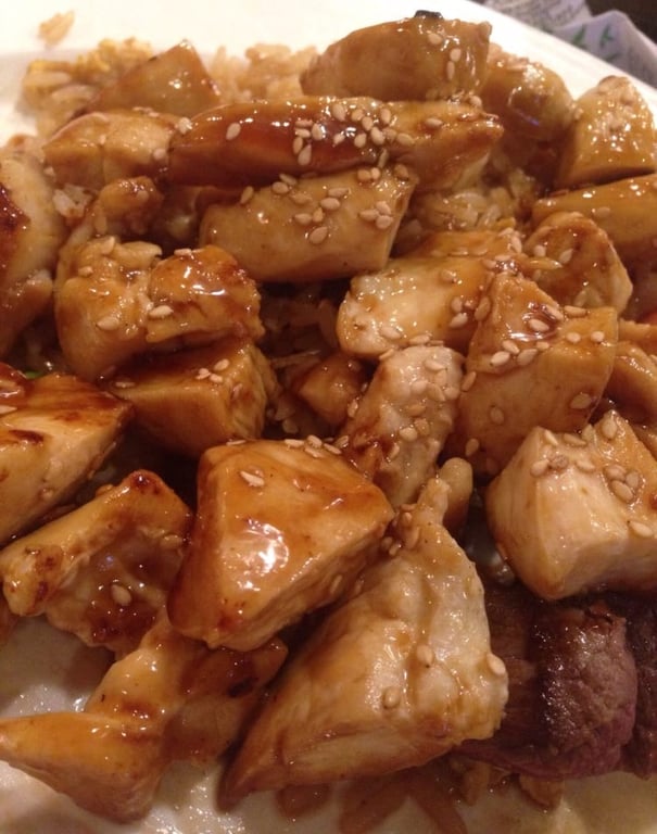 P10. 芝麻鸡 Organic Sesame Chicken