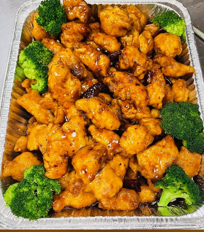 2. Chicken Fried Rice Party Tray 鸡炒饭派对拼盘