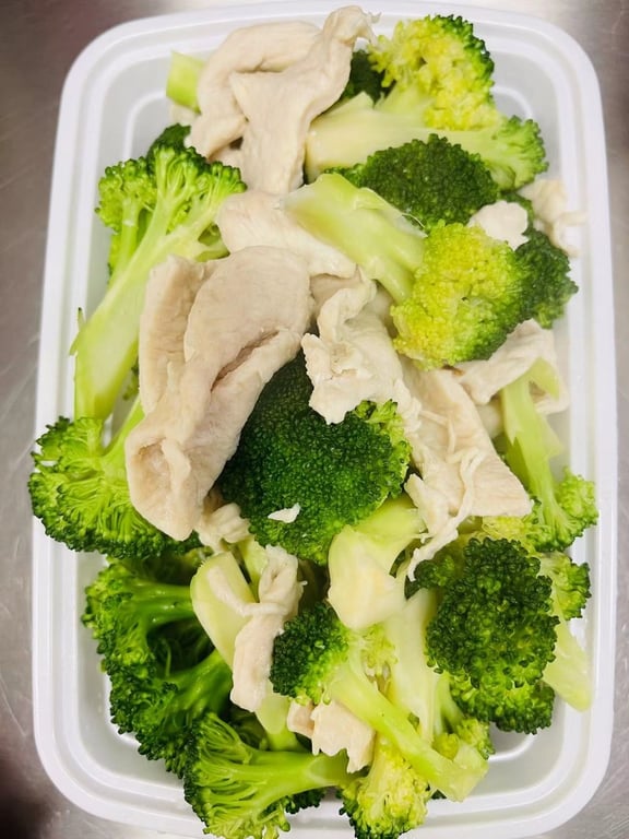 Steam Chicken with Broccoli 水煮芥兰鸡