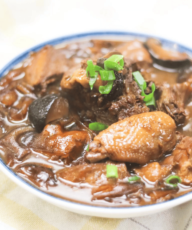 5. Chicken Stew Mushroom小鸡炖蘑菇